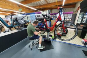 La nouvelle enseigne prend en charge la maintenance des vélos à assistance électrique et autres véhicules de "mobilité douce". © Point S