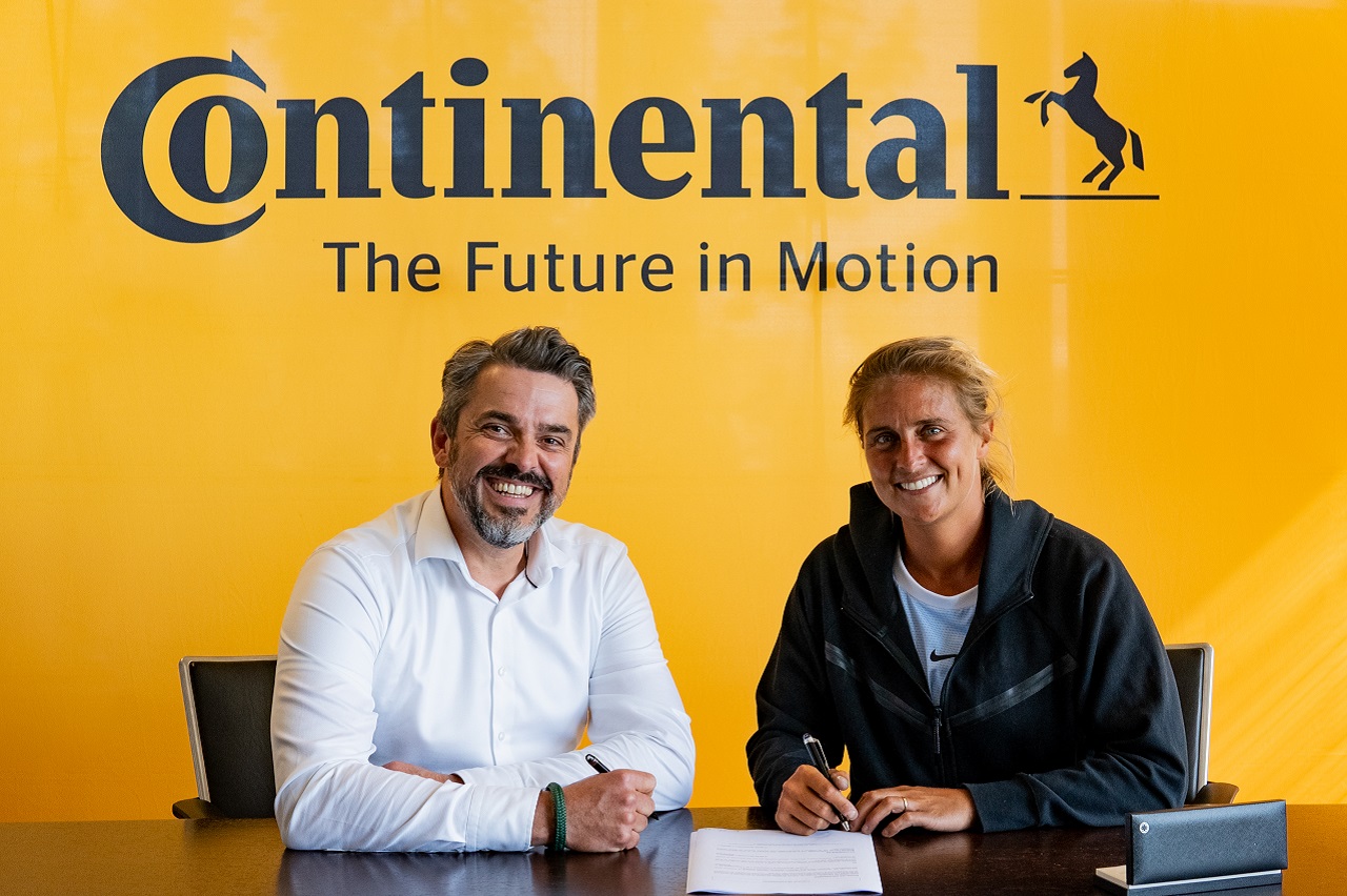 Continental et Pauline Déroulède main dans la main au sujet des dangers de la route