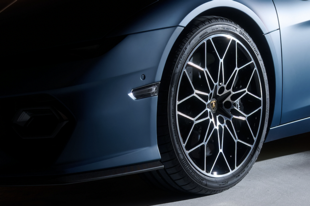 La nouvelle Lamborghini Temerario chaussée par Bridgestone 