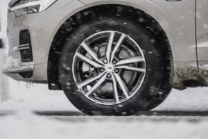 Nokian Tyres souffle la 90e bougie de son premier pneu hiver