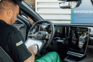 Euromaster : trois nouveaux forfaits dédiés aux véhicules électriques