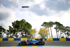 Le Blimp de Goodyear fête ses 100 ans dans le ciel du Mans