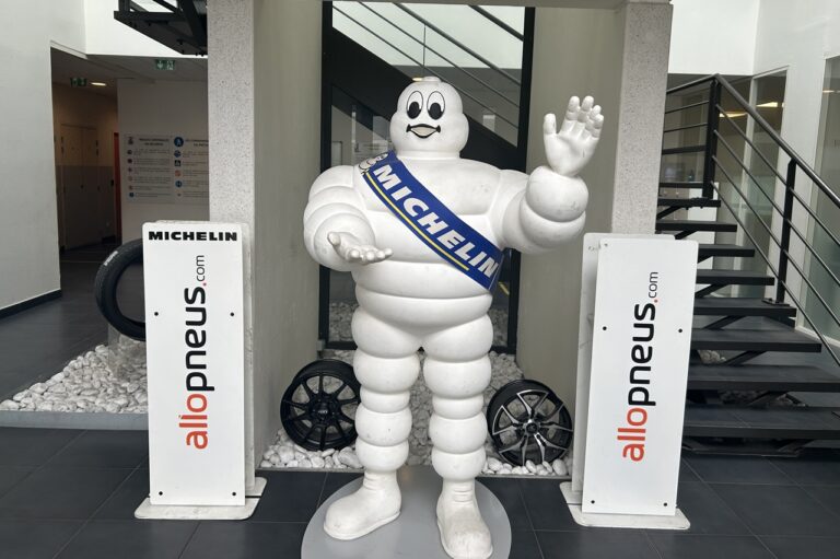 À Valence, Allopneus roule depuis vingt ans en tête