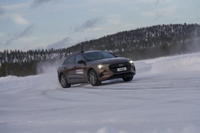 Snowproof 3P : Nokian Tyres muscle son pneu hiver