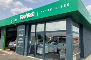 Feu Vert inaugure sa première franchise Services Entreprises