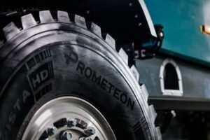 Prometeon équipe le nouveau camion de rallye MMT EVO5