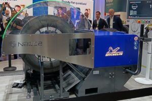 Avec Nazca, Michelin automatise le recreusage des pneumatiques poids lourds