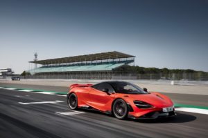 Pirelli fait dans le très haut de gamme avec la McLaren 765LT