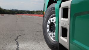 Pirelli présente son dernier pneu poids lourds au Reifen