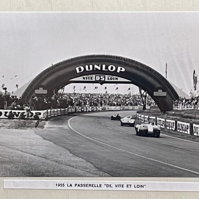 La passerelle "D5, vite et loin" (1955). ©Collection Dominique Stempfel