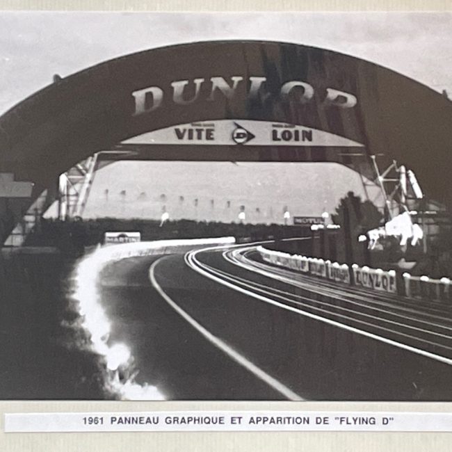 Apparition du "flying D" (1961). ©Collection Dominique Stempfel