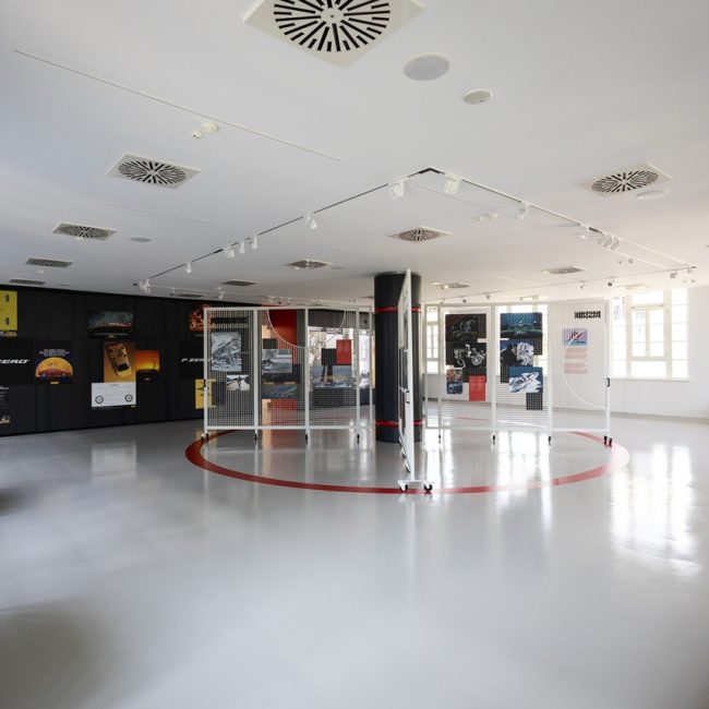 La tour de refroidissement de l’usine historique de Bicocca a été conservée et transformée en auditorium. ©Pirelli