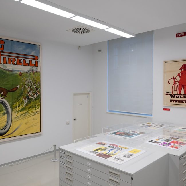 Très tôt, les publicitaires du manufacturier ont à la fois exploité des messages décalés et se sont imprégnés de l’univers sportif. ©Pirelli